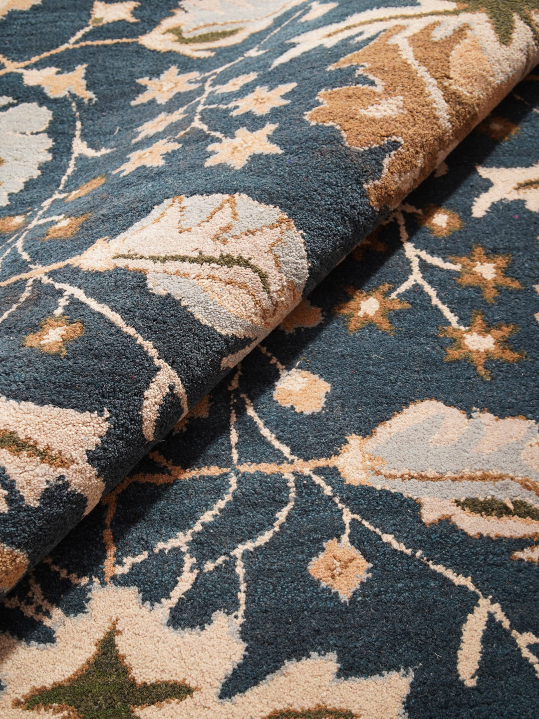 Hand Tufted Wool Area Rug Floral Blue K00522