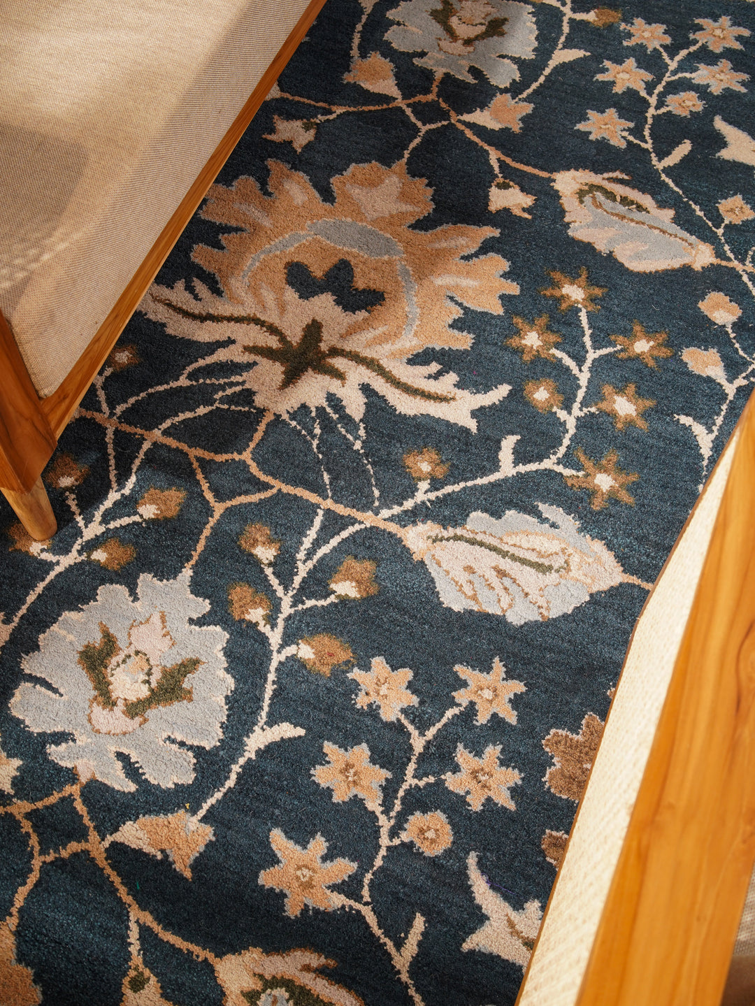 Hand Tufted Wool Area Rug Floral Blue K00522