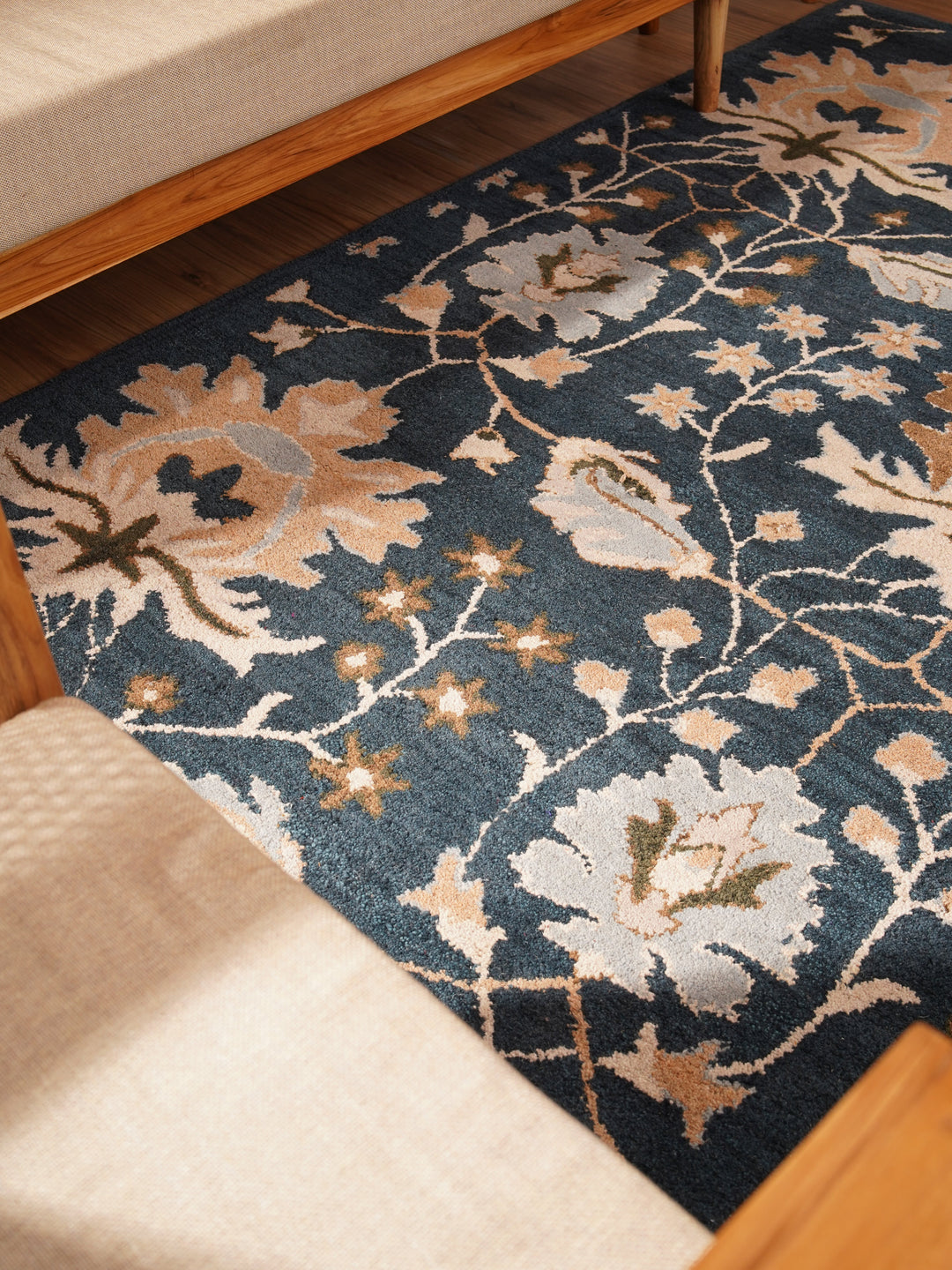 Hand Tufted Wool Area Rug Floral Blue K00522