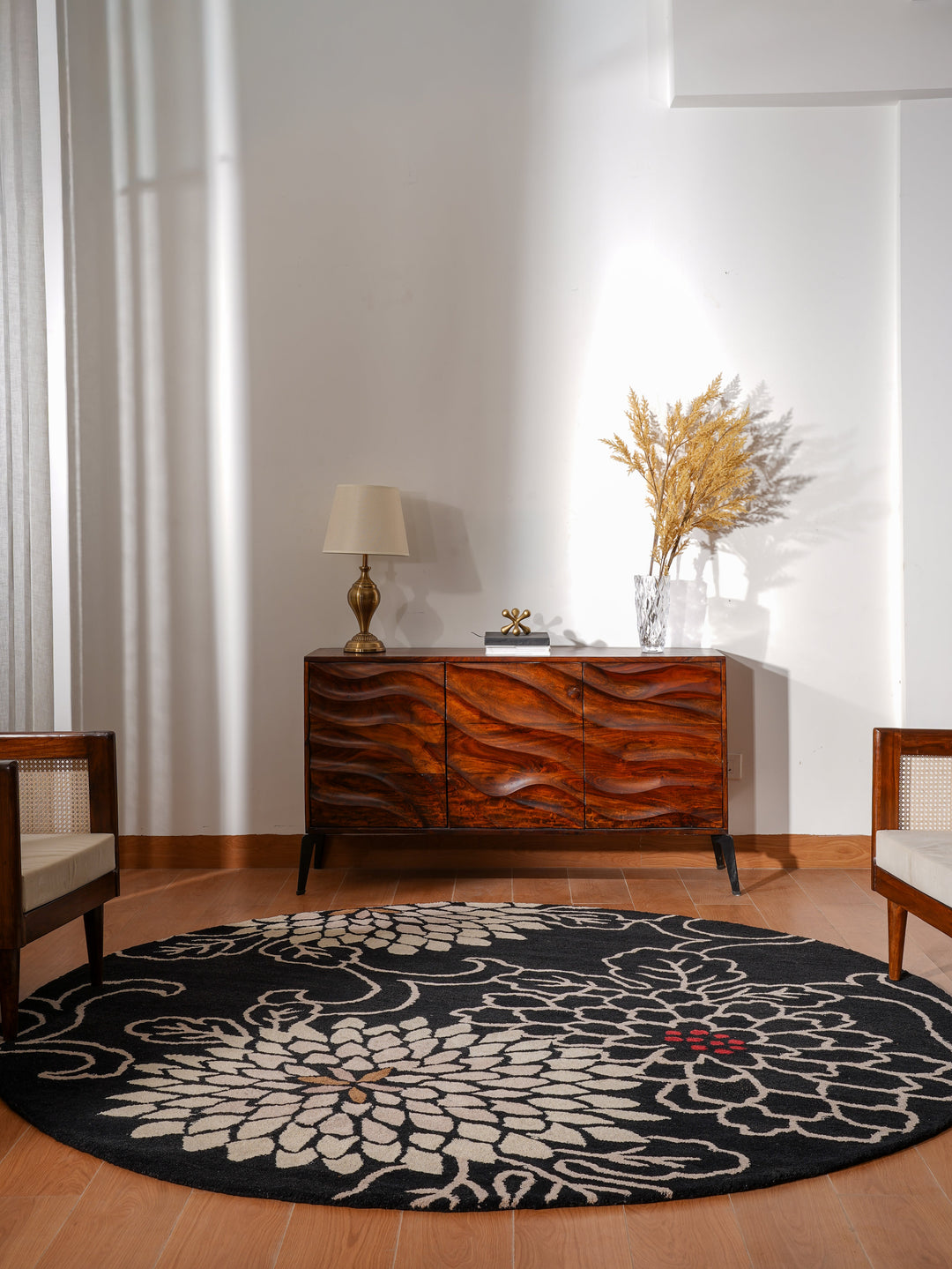 Hand Tufted Black Wool Floral Rug
