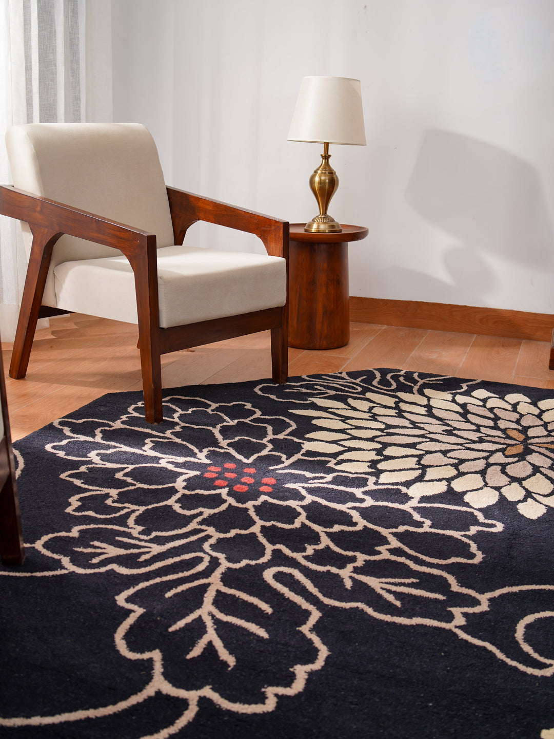Hand Tufted Black Wool Floral Rug