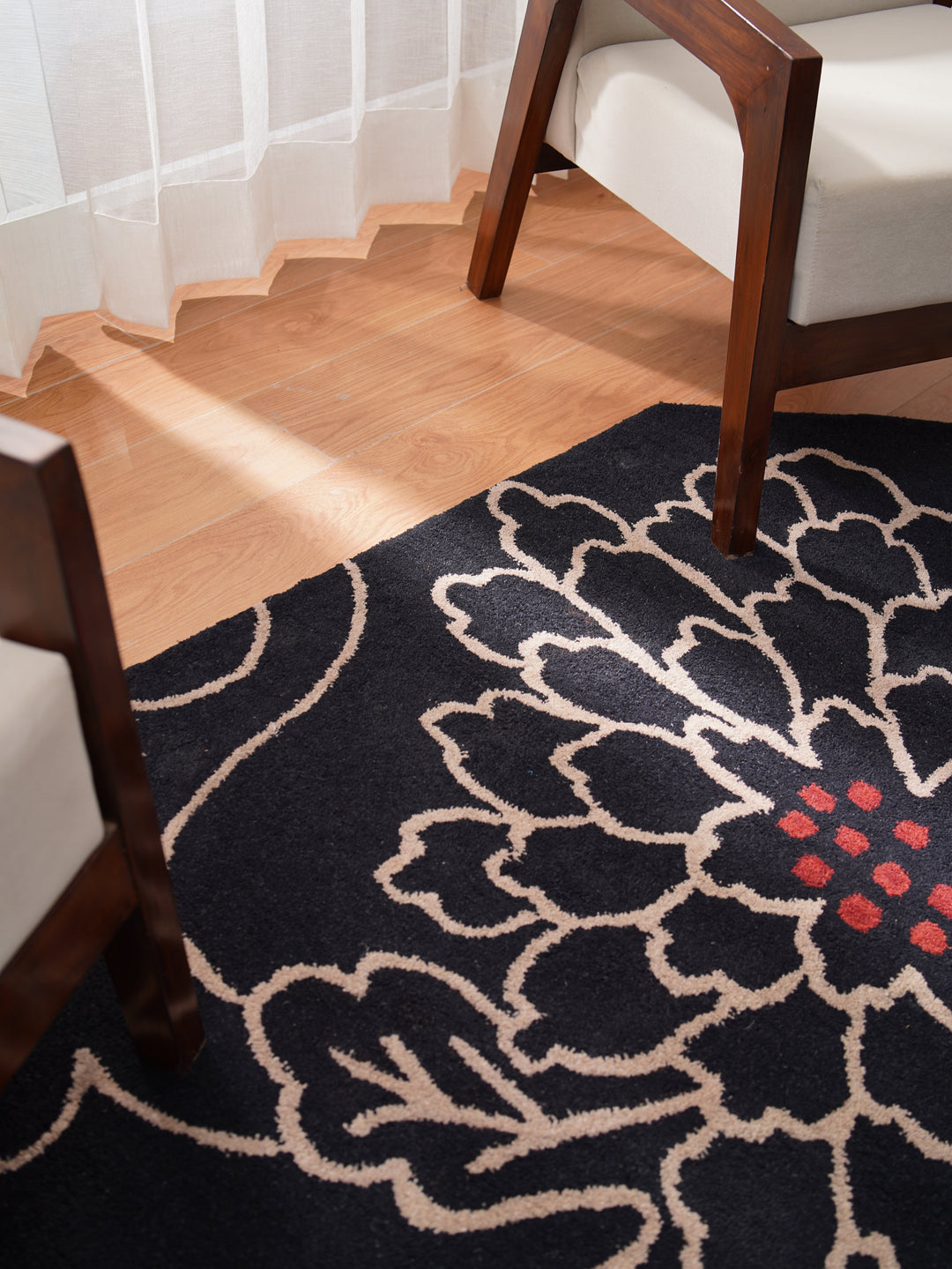 Hand Tufted Black Wool Floral Rug