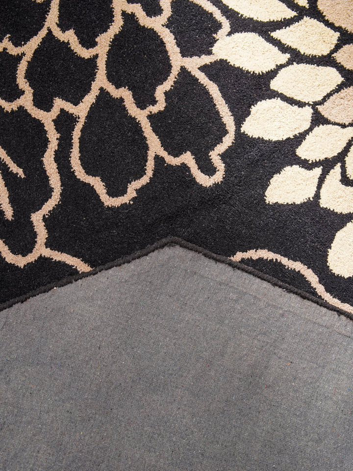 Hand Tufted Black Wool Floral Rug