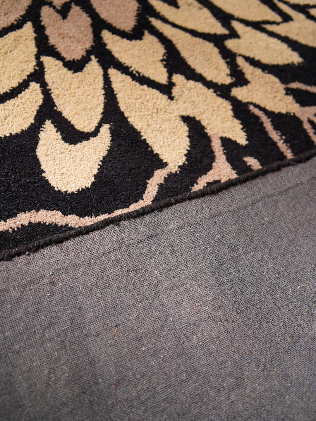 Hand Tufted Black Wool Floral Rug