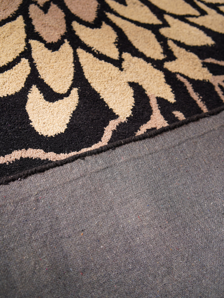 Hand Tufted Black Wool Floral Rug
