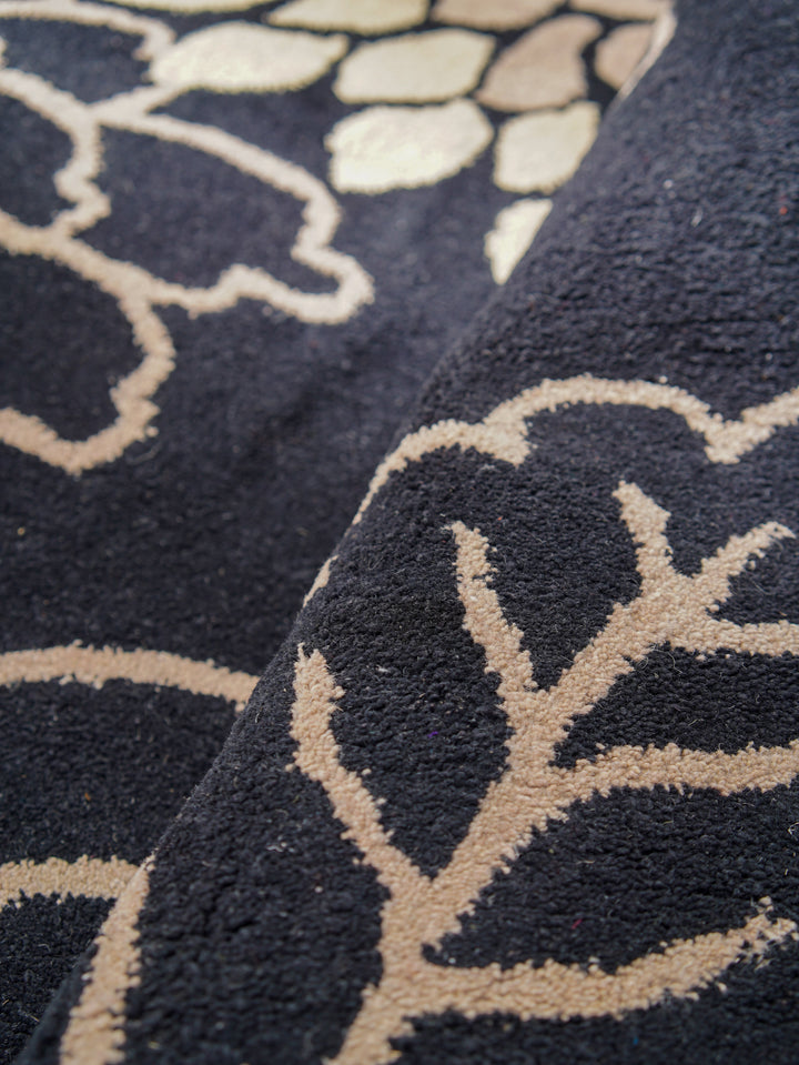 Hand Tufted Black Wool Floral Rug