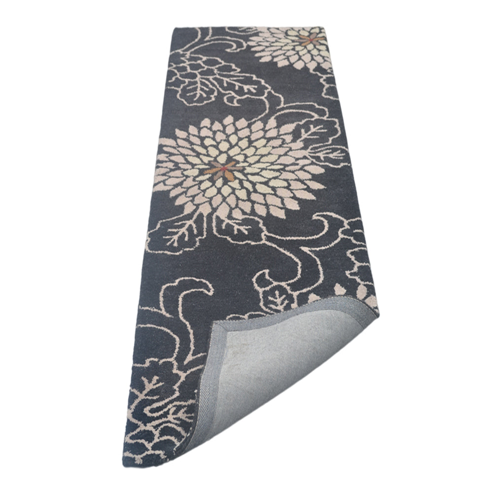 Hand Tufted Black Wool Floral Rug