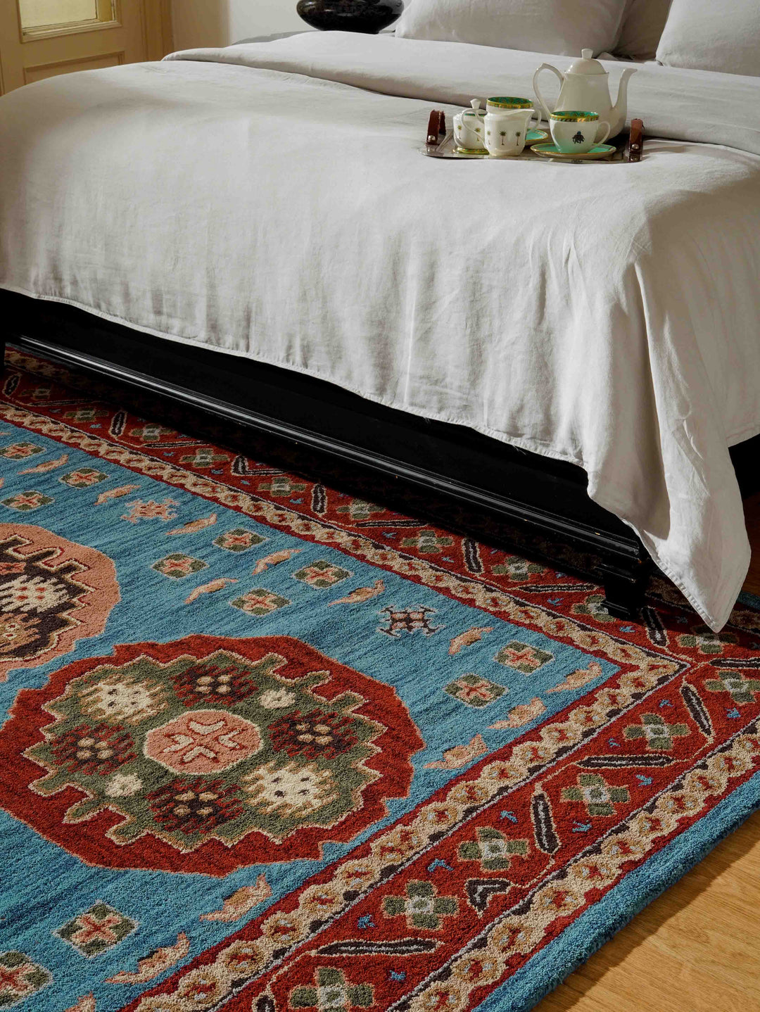 Hand Tufted Wool Area Rug Oriental Light Blue Red K00S15