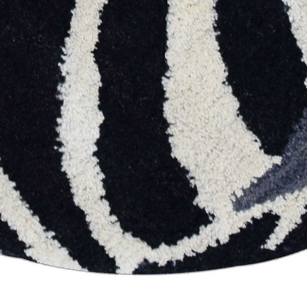 Cream & Black Hand-Tufted Wool Kids Rug – Zebra Shape Design