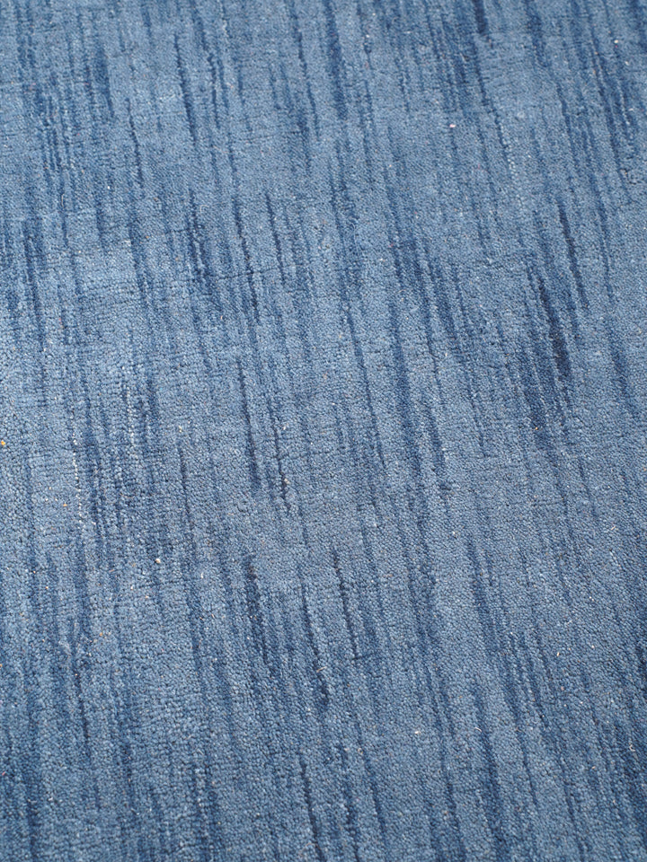 Premium Hand-Knotted Wool Area Rug – Solid Texture