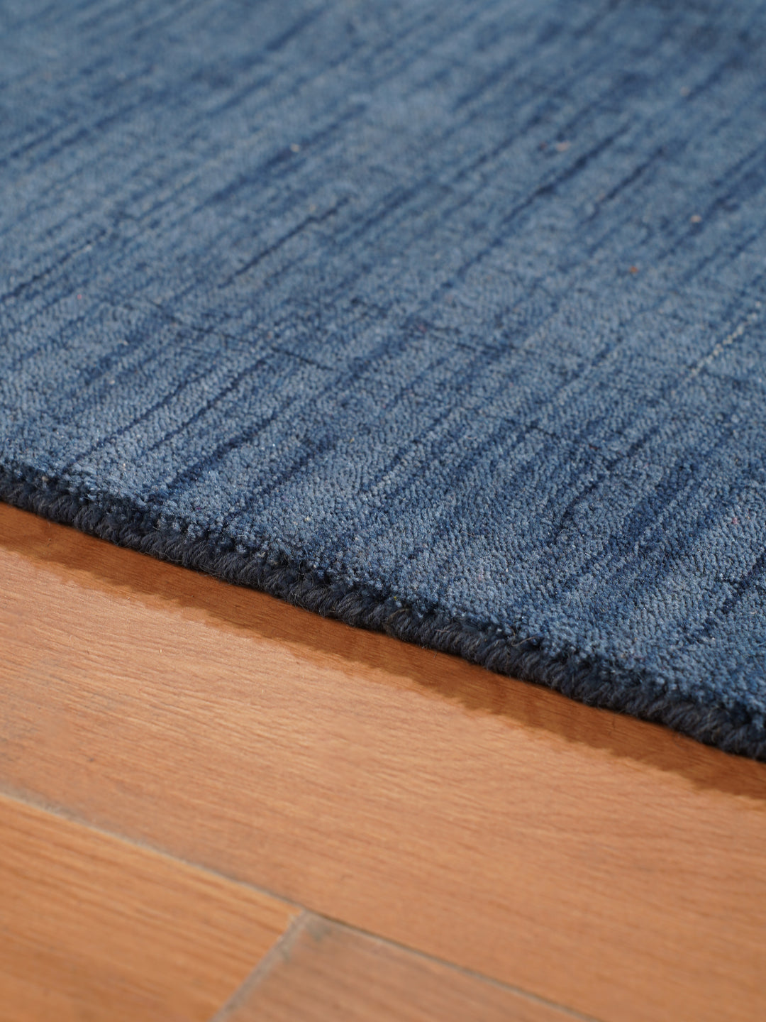 Premium Hand-Knotted Wool Area Rug – Solid Texture