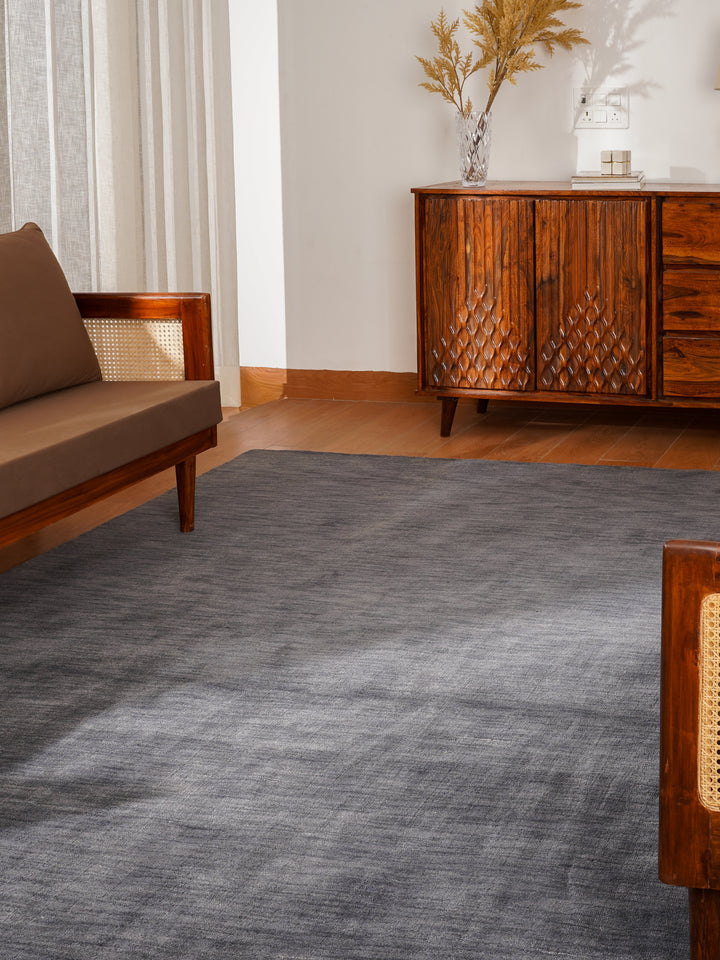 Modern Hand-Knotted Wool Rug – Solid Design