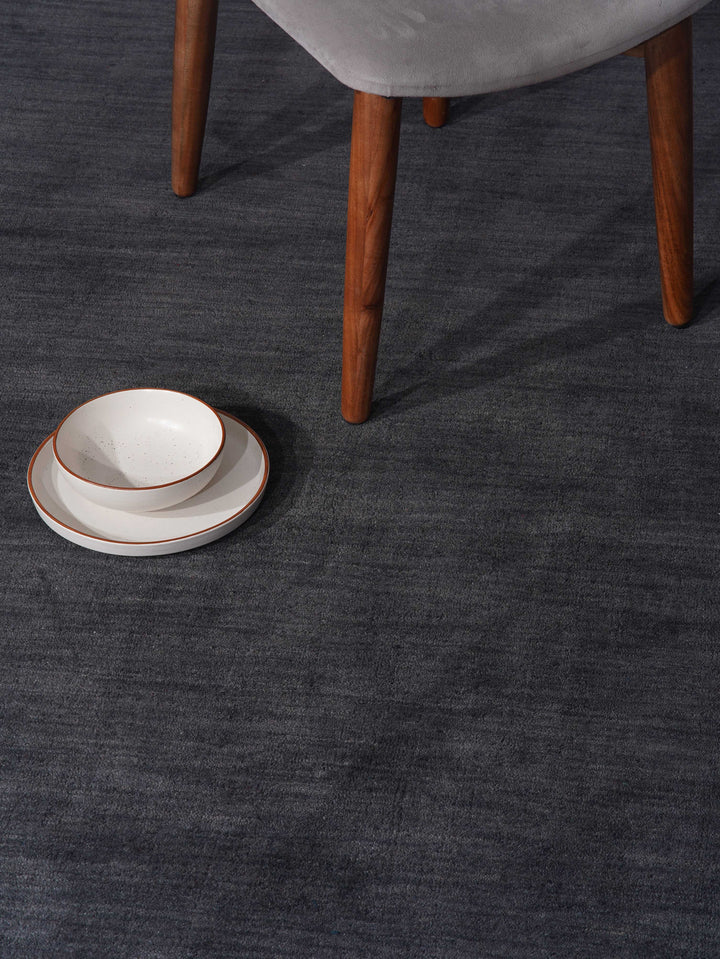 Modern Hand-Knotted Wool Rug – Solid Design