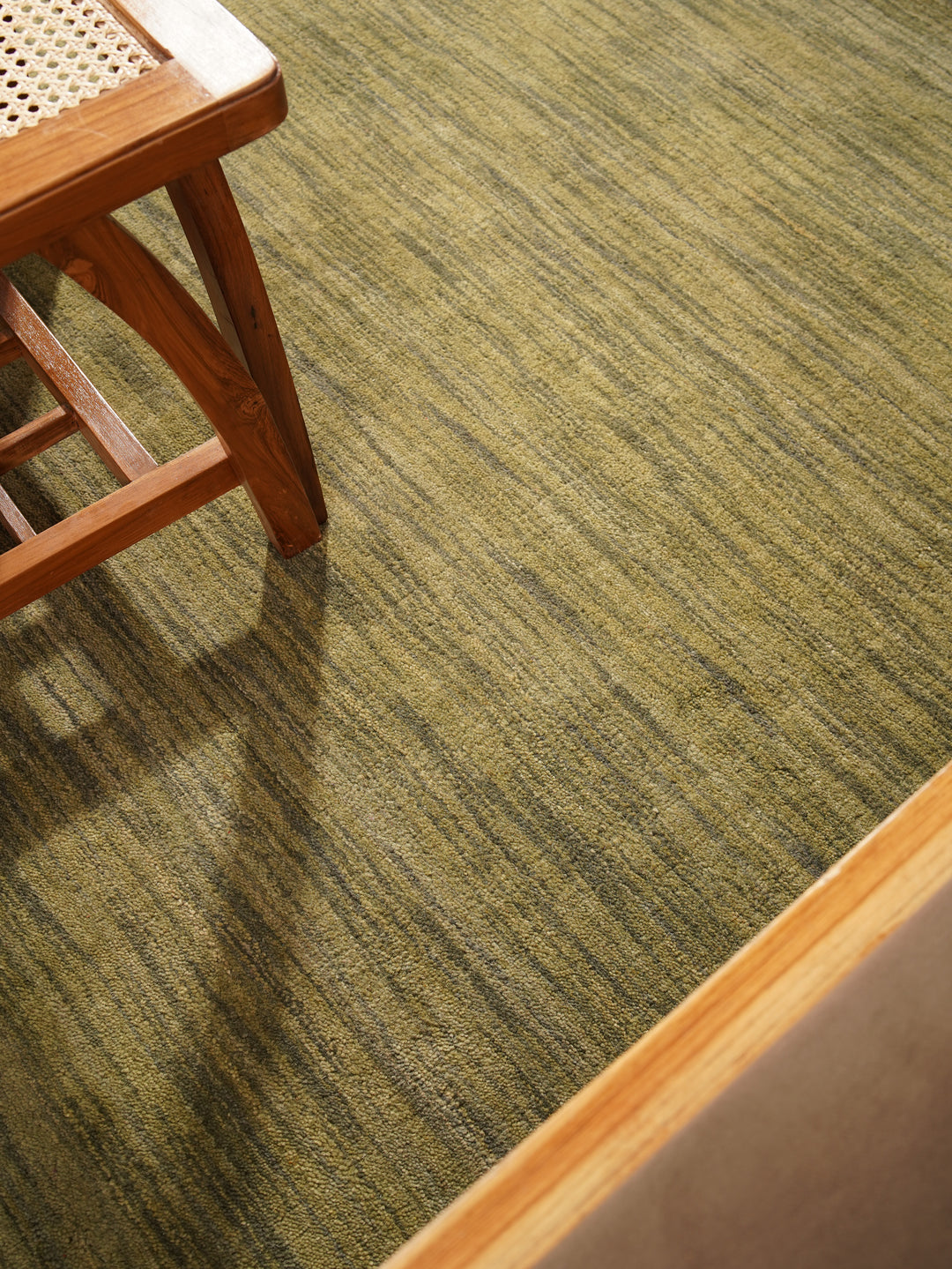 Modern Hand-Knotted Wool Rug – Solid Design