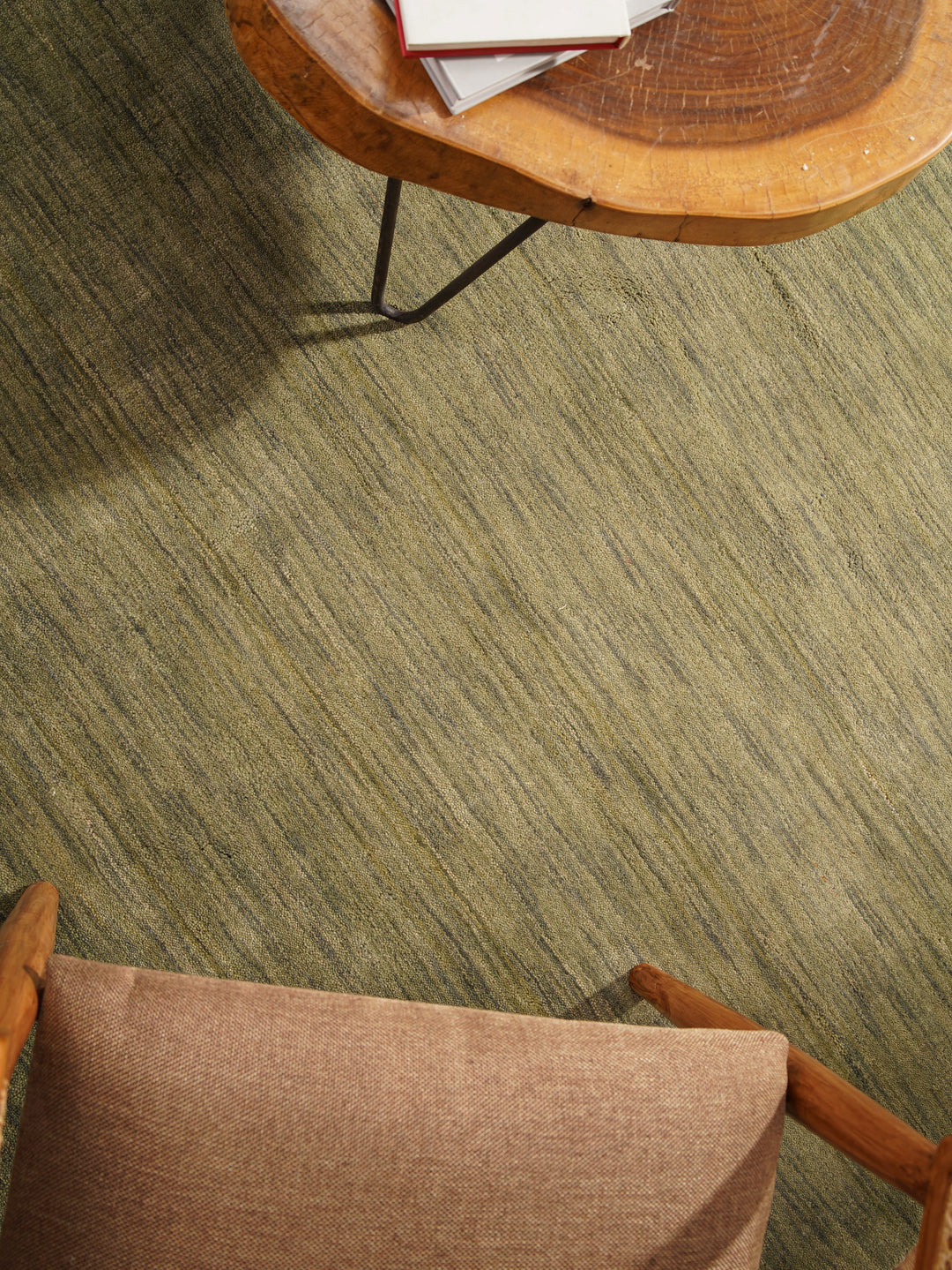 Modern Hand-Knotted Wool Rug – Solid Design