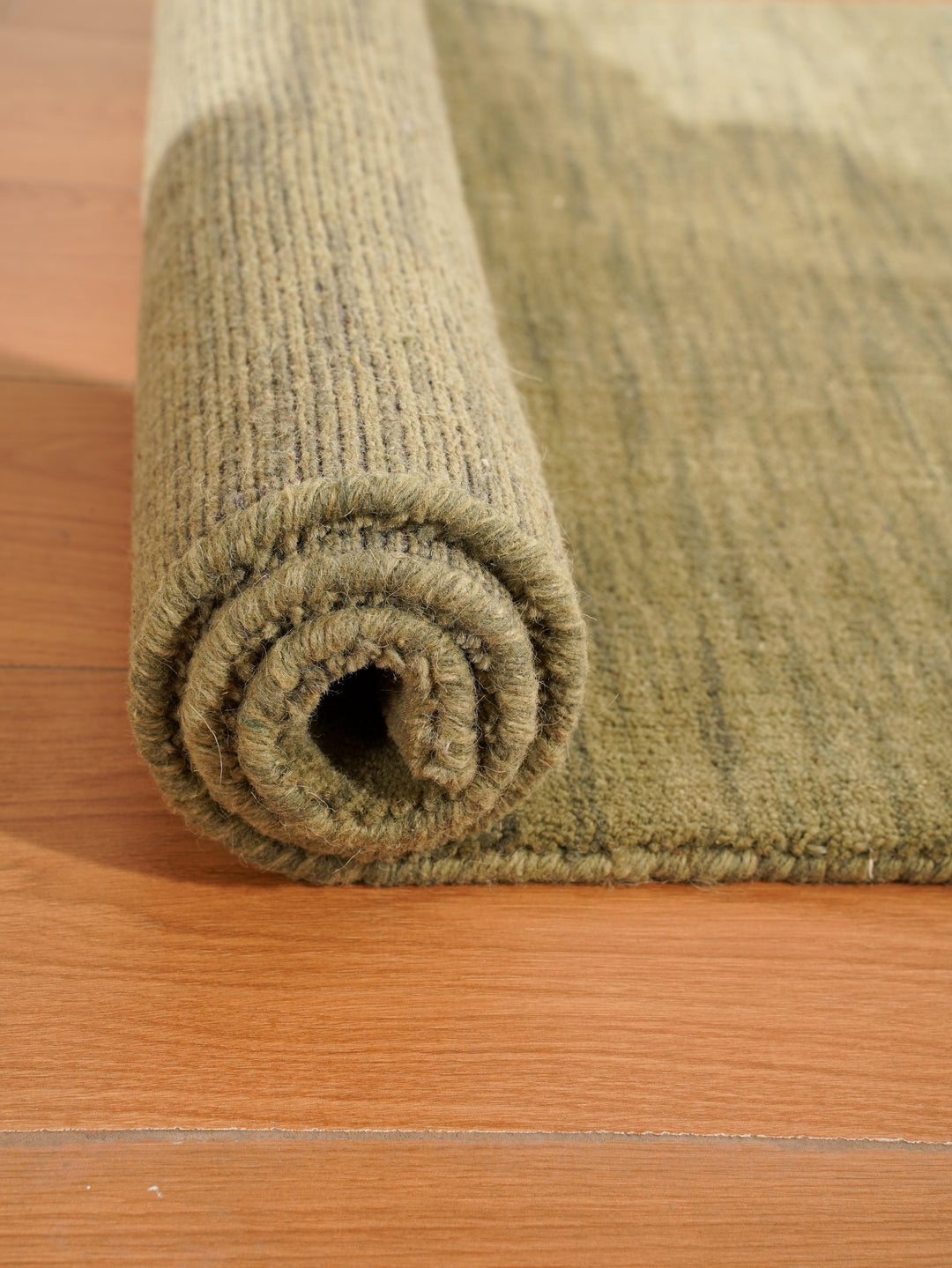 Modern Hand-Knotted Wool Rug – Solid Design