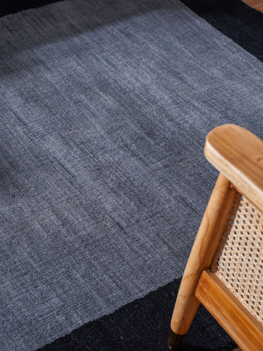 Hand Knotted Wool Area Rug Contemporary Blue L00201
