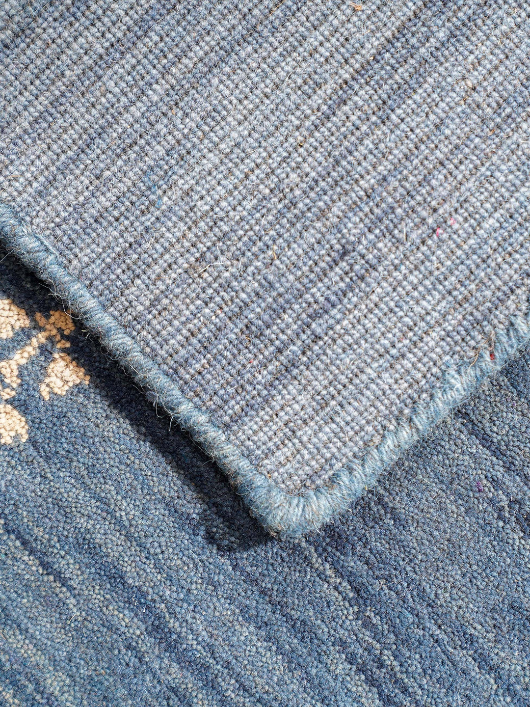 Hand-Knotted Wool Contemporary Rug – Minimal Motif Design