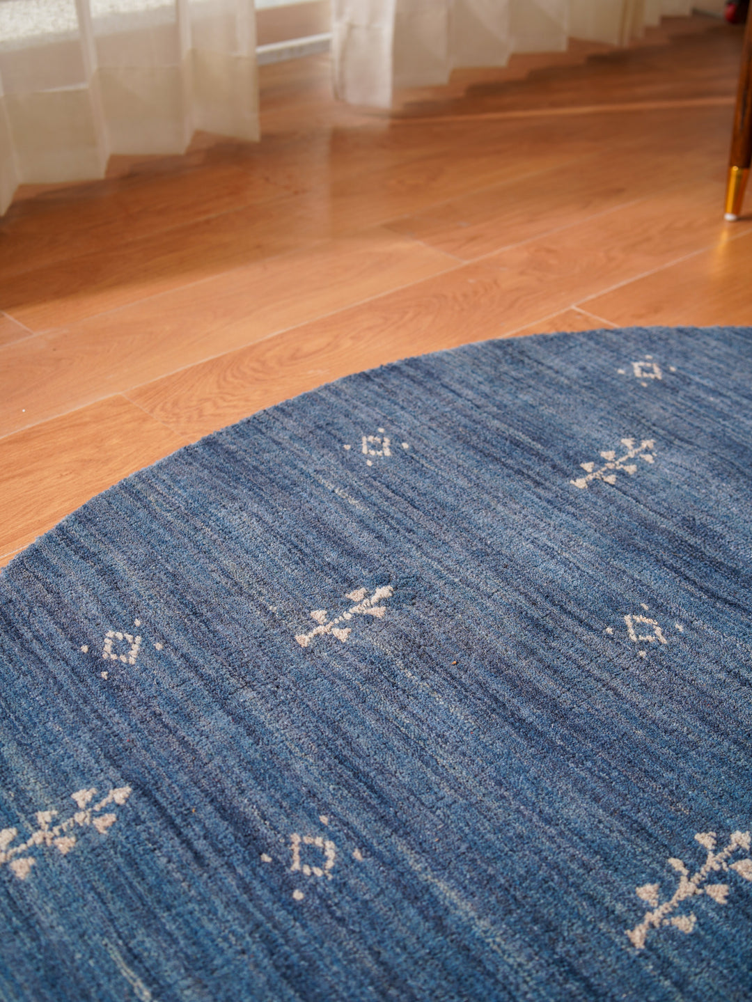 Hand-Knotted Wool Contemporary Rug – Minimal Motif Design