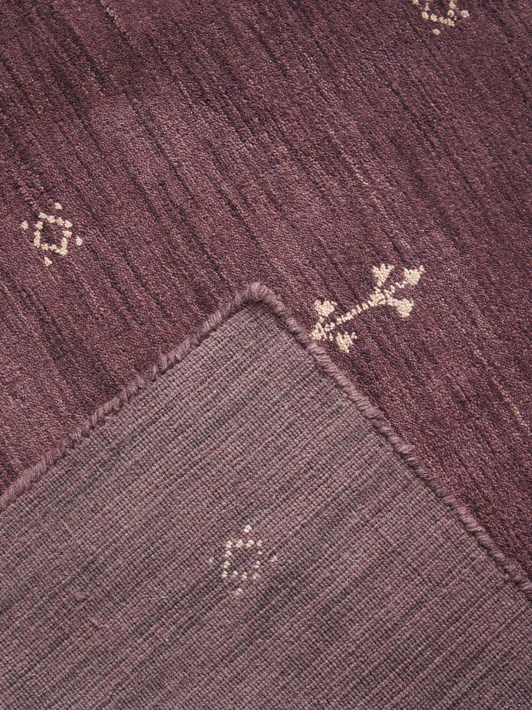 Hand-Knotted Wool Contemporary Rug – Minimal Motif Design