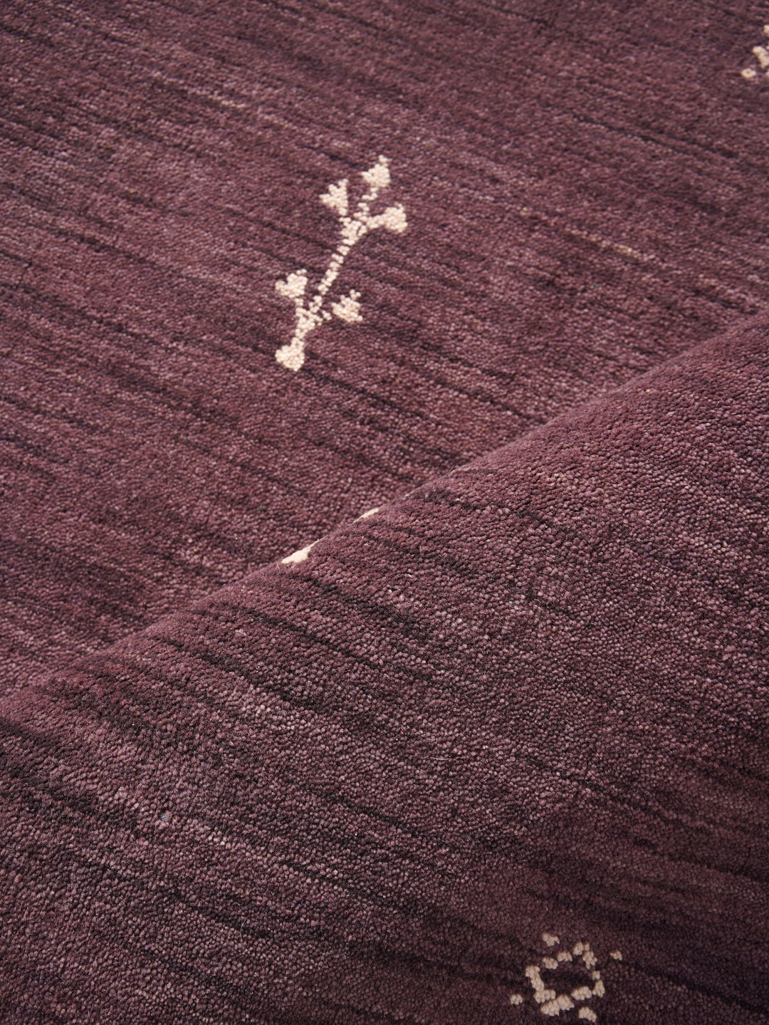 Hand-Knotted Wool Contemporary Rug – Minimal Motif Design