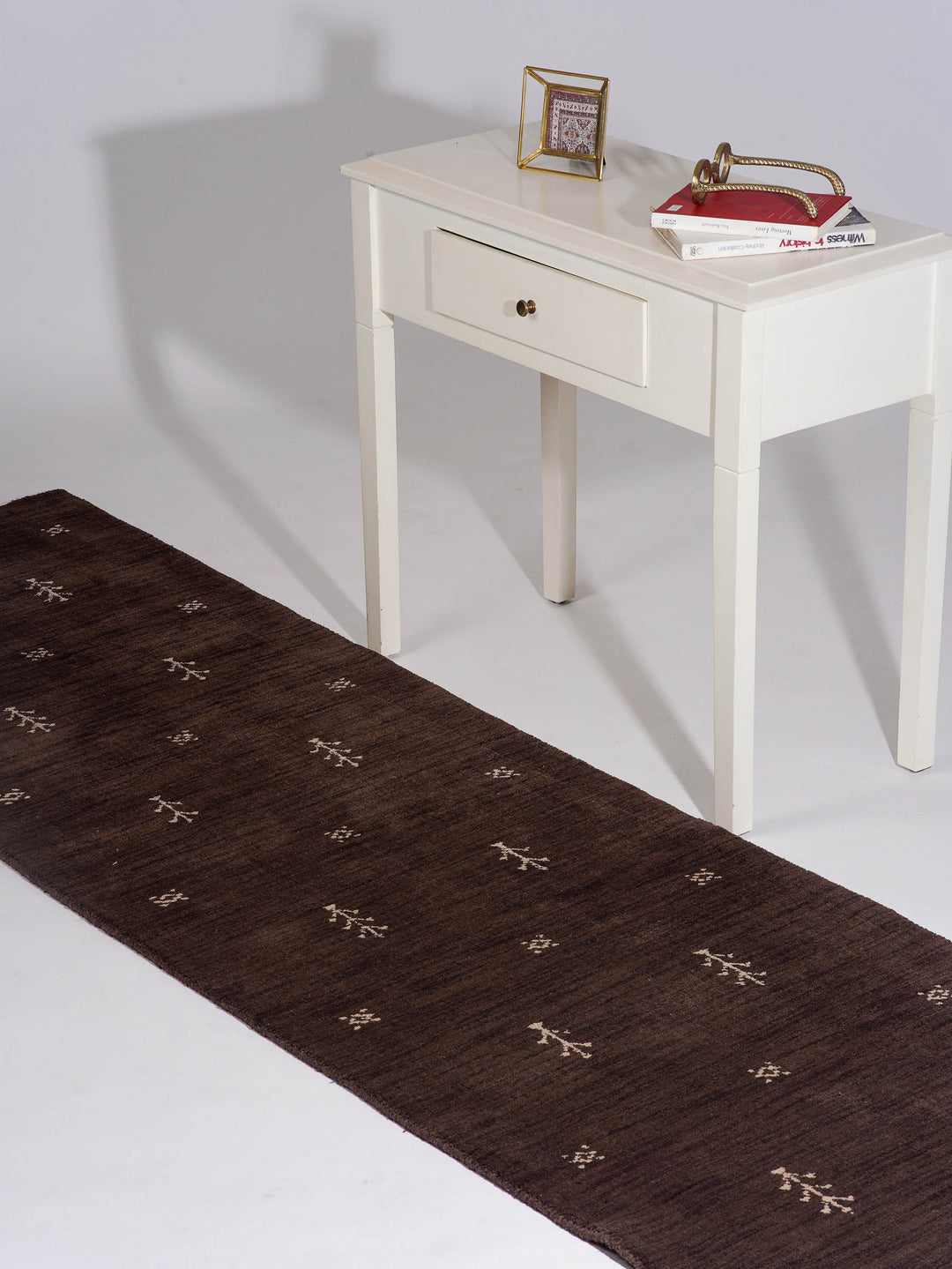 Hand-Knotted Wool Contemporary Rug – Minimal Motif Design