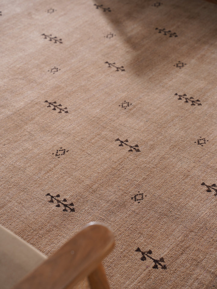 Hand-Knotted Wool Contemporary Rug – Minimal Motif Design