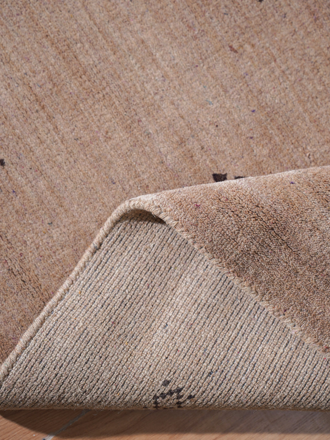 Hand-Knotted Wool Contemporary Rug – Minimal Motif Design