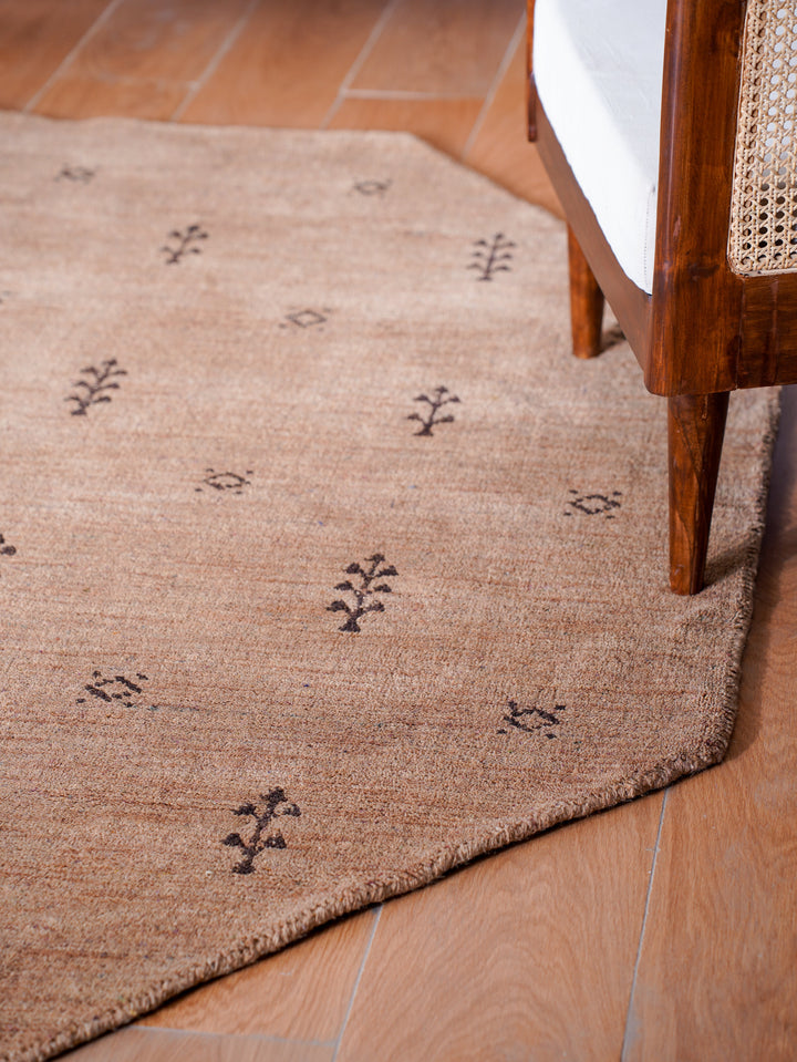 Hand-Knotted Wool Contemporary Rug – Minimal Motif Design