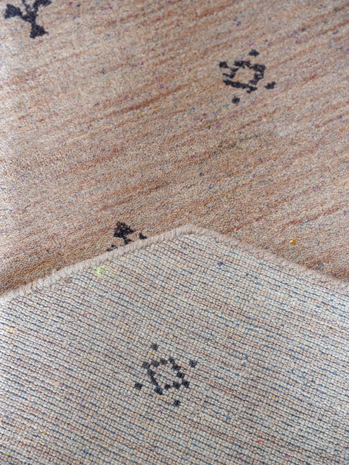 Hand-Knotted Wool Contemporary Rug – Minimal Motif Design