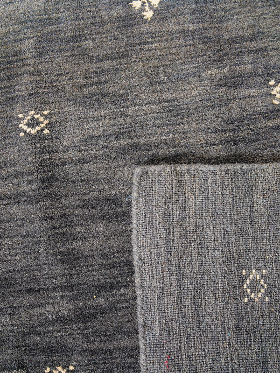 Hand-Knotted Wool Contemporary Rug – Minimal Motif Design