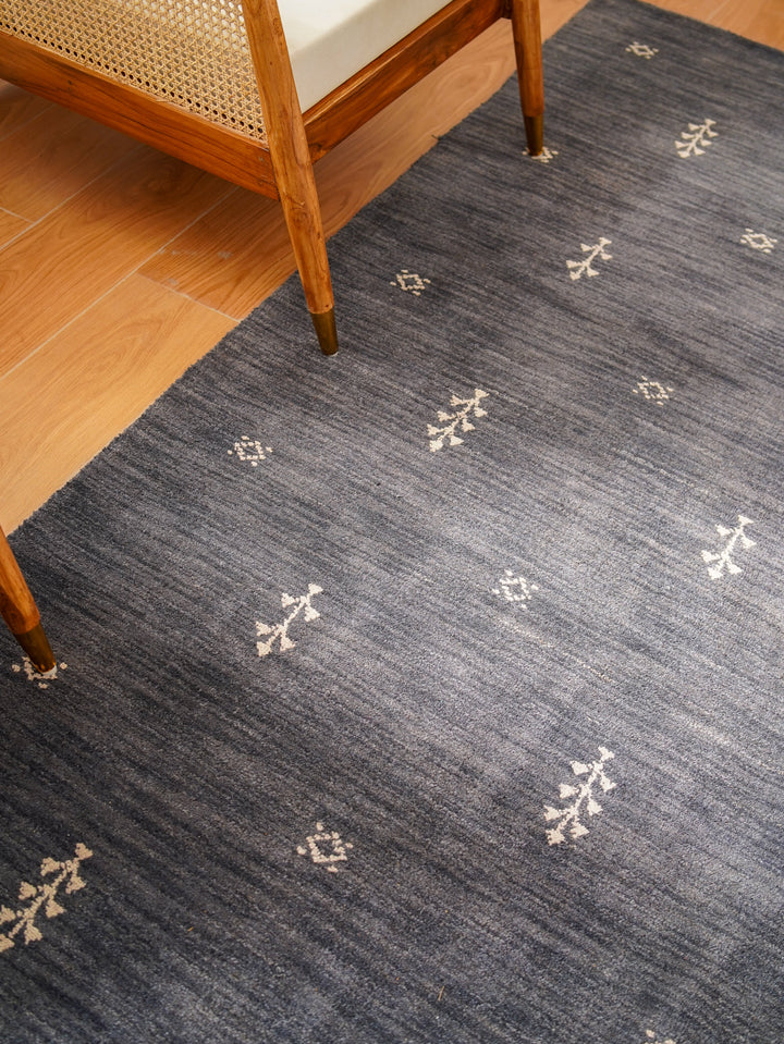 Hand-Knotted Wool Contemporary Rug – Minimal Motif Design