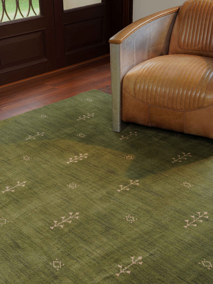 Hand-Knotted Wool Contemporary Rug – Minimal Motif Design