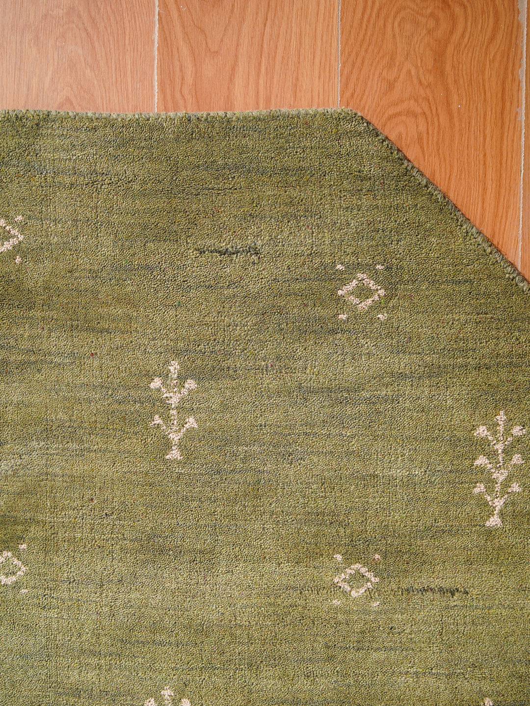 Hand-Knotted Wool Contemporary Rug – Minimal Motif Design