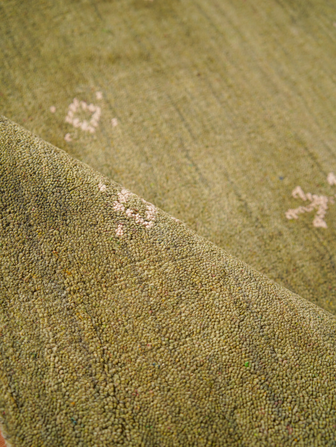 Hand-Knotted Wool Contemporary Rug – Minimal Motif Design