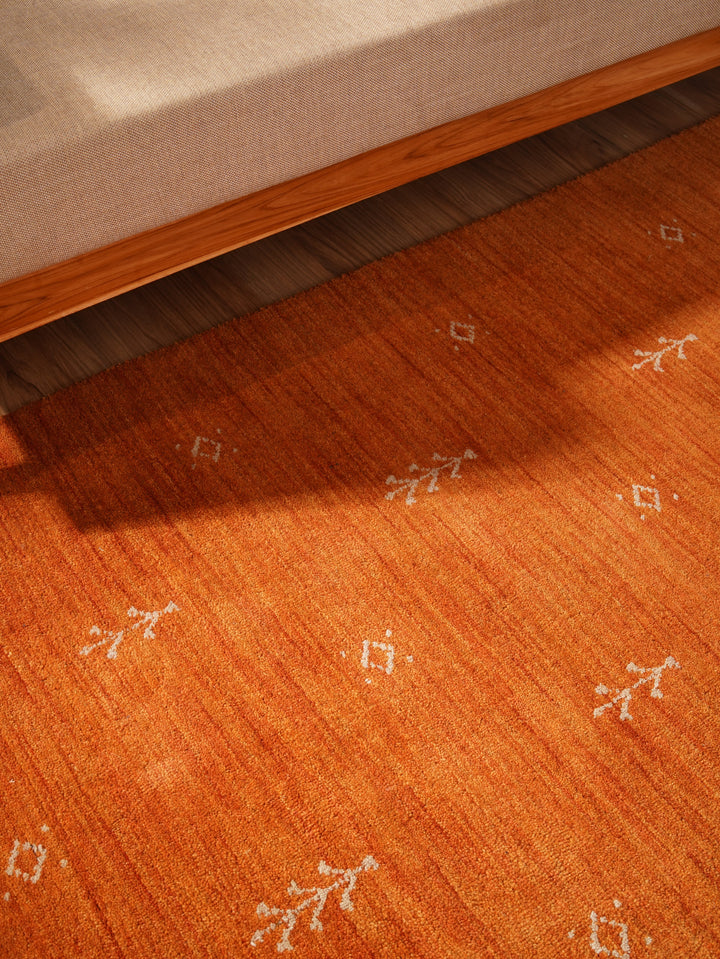 Hand-Knotted Wool Contemporary Rug – Minimal Motif Design