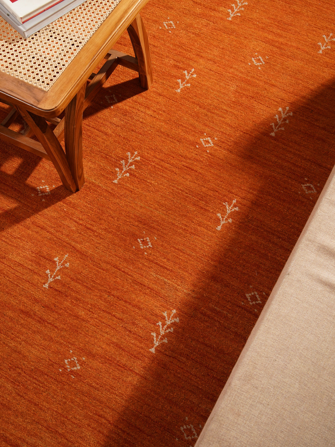 Hand-Knotted Wool Contemporary Rug – Minimal Motif Design