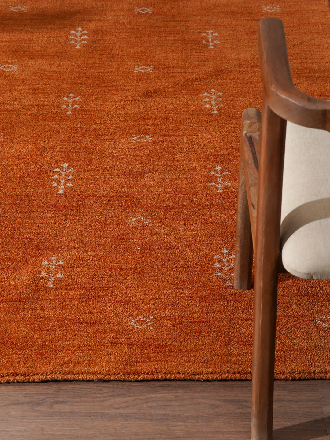 Hand-Knotted Wool Contemporary Rug – Minimal Motif Design