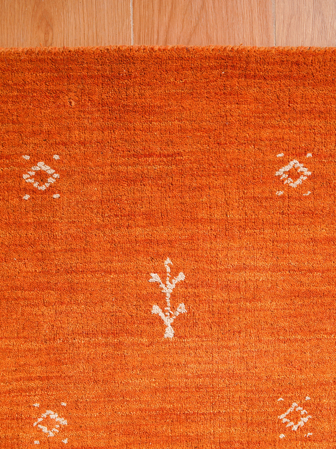 Hand-Knotted Wool Contemporary Rug – Minimal Motif Design