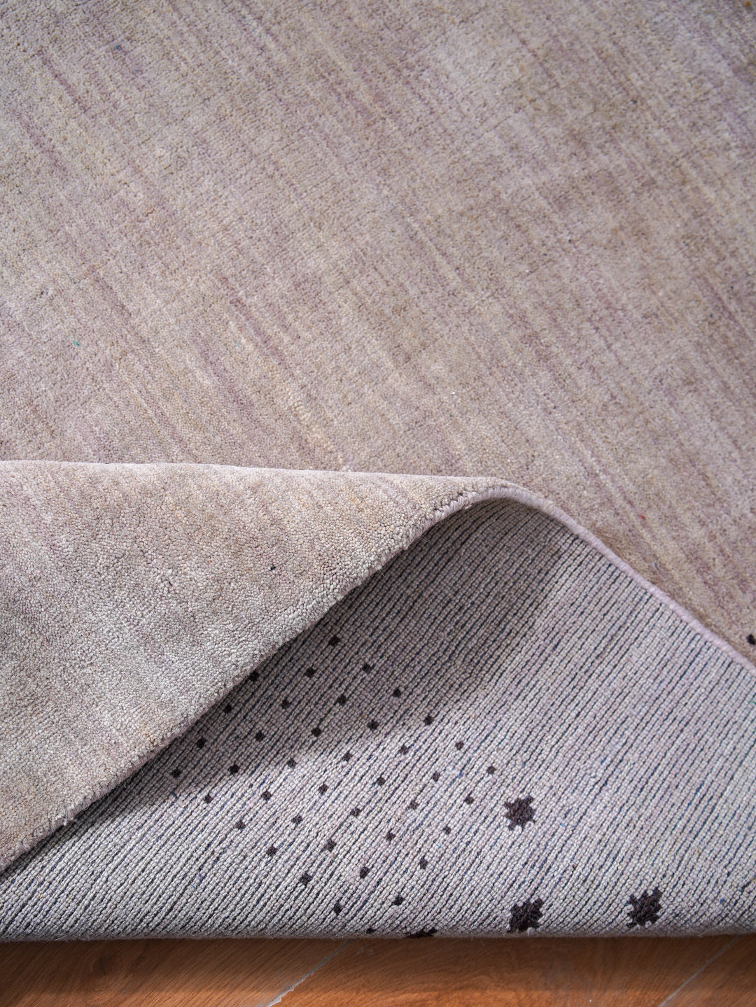 Contemporary Hand Knotted Wool Rug with Minimalist Border Design