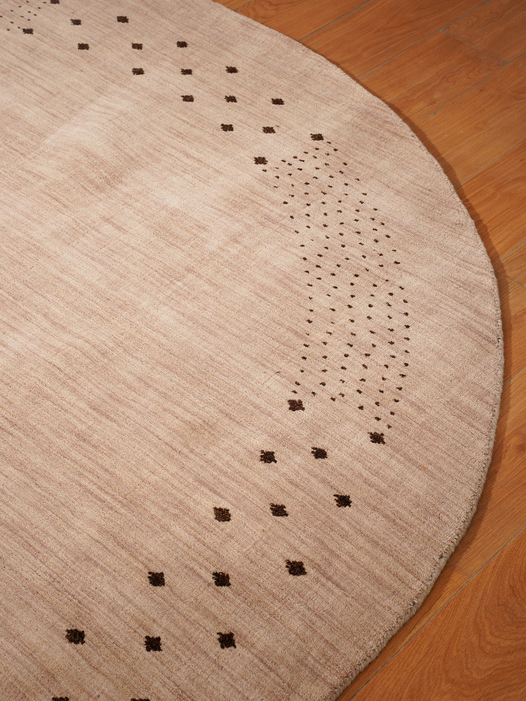 Contemporary Hand Knotted Wool Rug with Minimalist Border Design