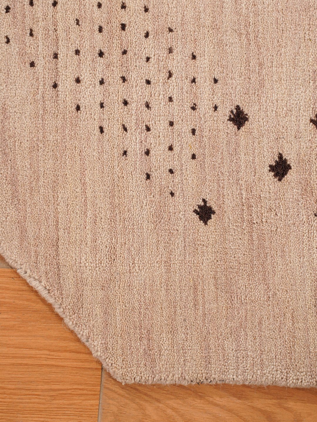 Contemporary Hand Knotted Wool Rug with Minimalist Border Design