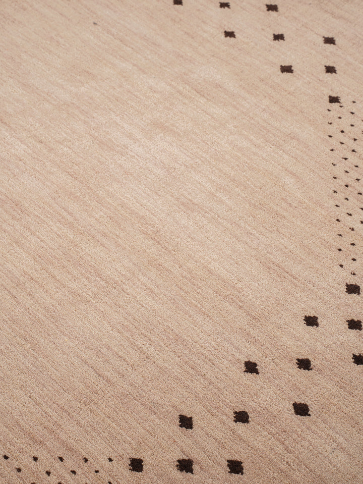 Contemporary Hand Knotted Wool Rug with Minimalist Border Design