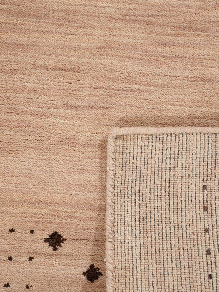 Contemporary Hand Knotted Wool Rug with Minimalist Border Design