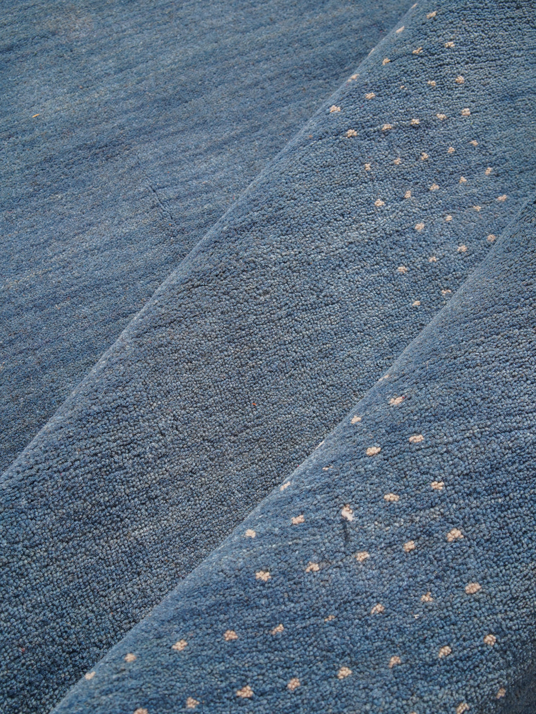 Contemporary Hand Knotted Wool Rug with Minimalist Border Design