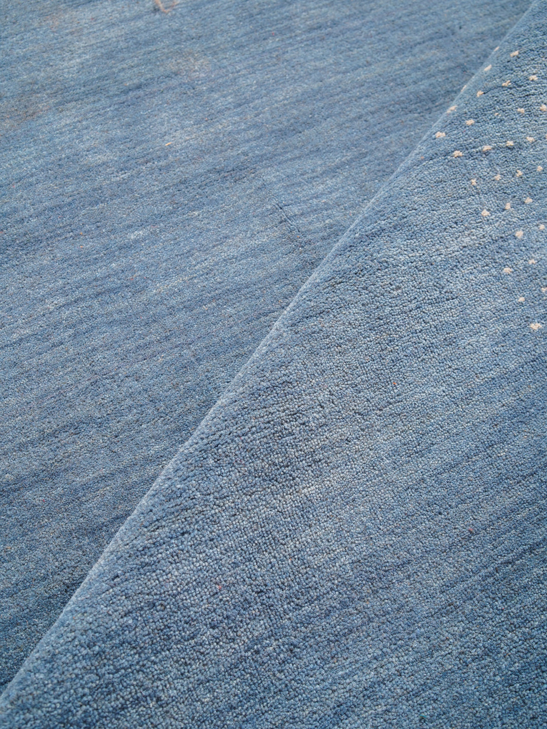 Contemporary Hand Knotted Wool Rug with Minimalist Border Design