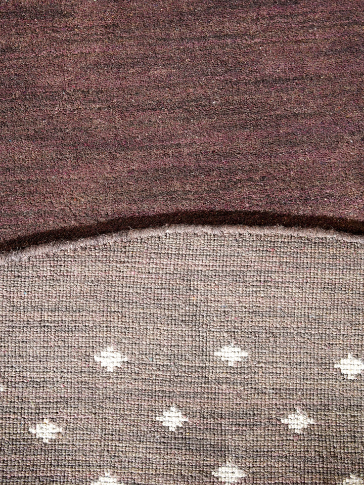 Contemporary Hand Knotted Wool Rug with Minimalist Border Design