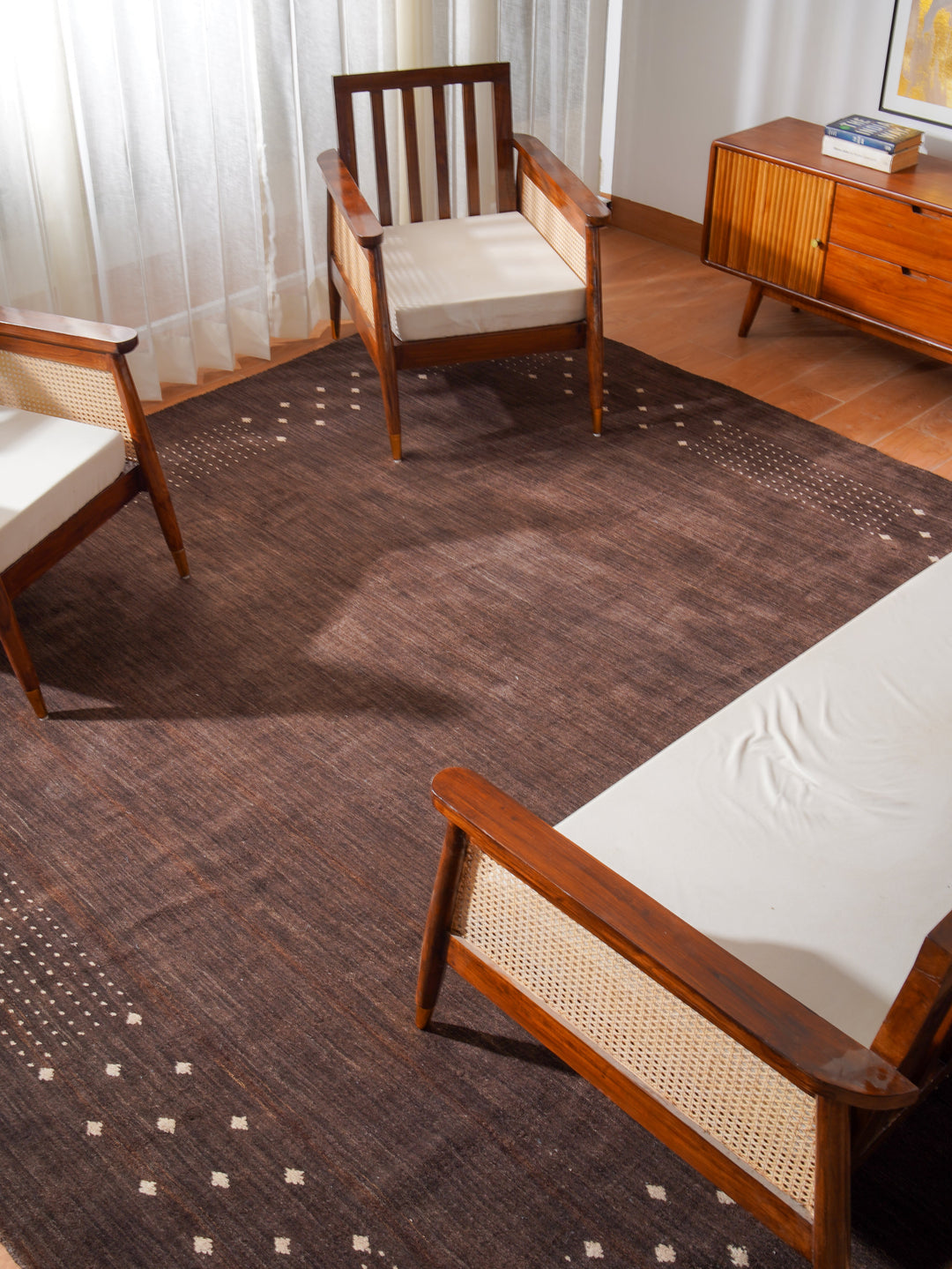 Contemporary Hand Knotted Wool Rug with Minimalist Border Design
