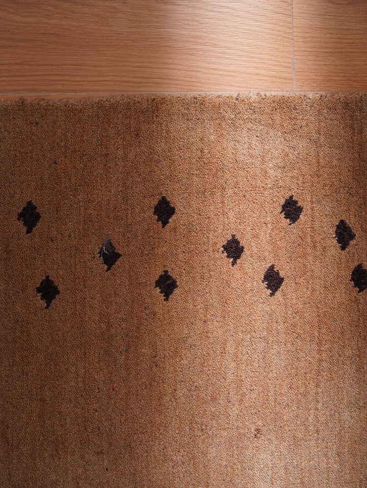Contemporary Hand Knotted Wool Rug with Minimalist Border Design
