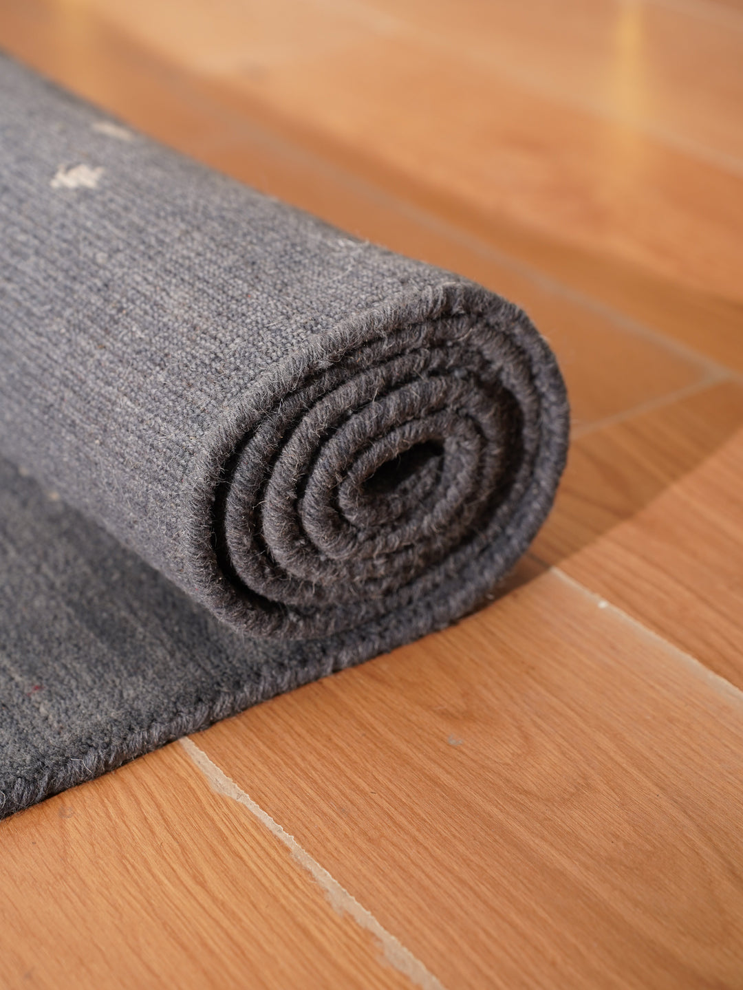 Contemporary Hand Knotted Wool Rug with Minimalist Border Design